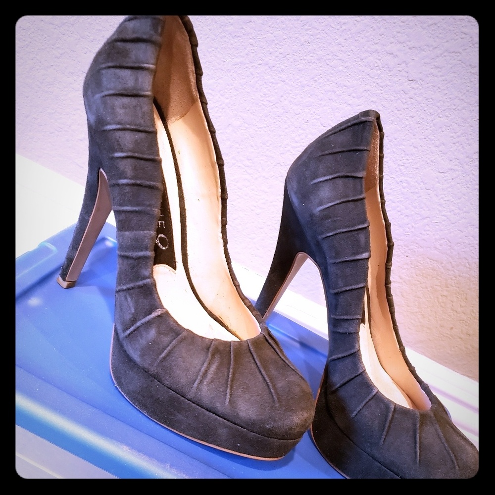Pump heels